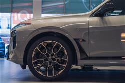 بی ئێم دەبڵیو X7